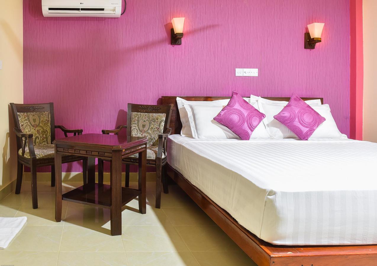 Surfretreat Hotel Bodufolhudhoo ภายนอก รูปภาพ