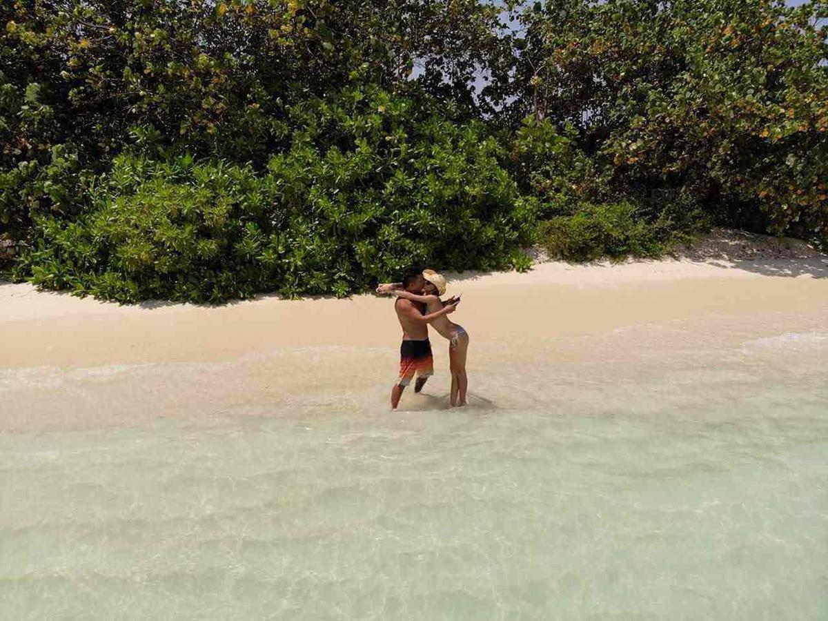 Surfretreat Hotel Bodufolhudhoo ภายนอก รูปภาพ